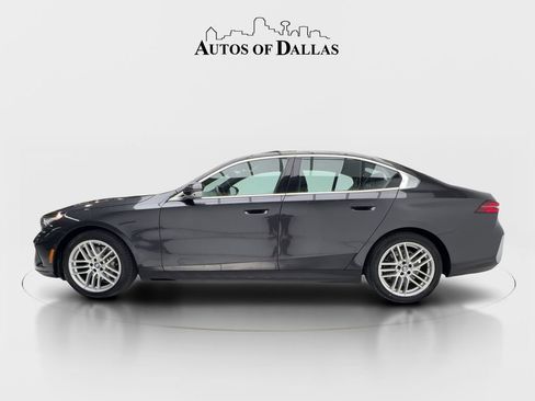 Used 2024 BMW 530i image 7