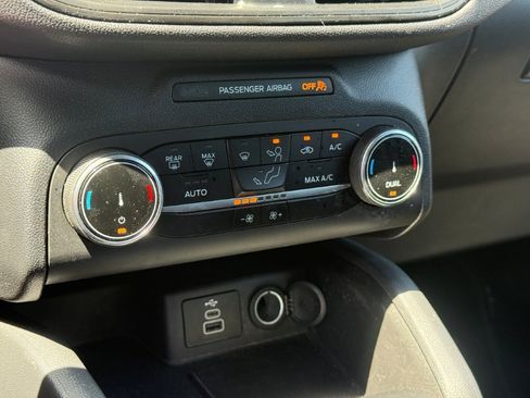 Used 2025 Ford Escape ST-Line AWD/4WD image 30