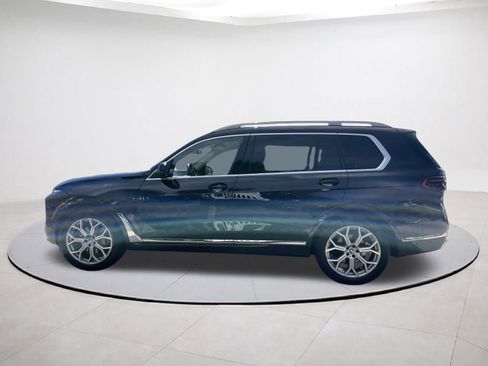 Used 2023 BMW X7 xDrive40i w/ Parking Assistance Package image 4