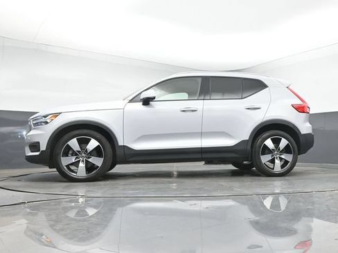 Used 2022 Volvo XC40 T4 Momentum FWD image 14