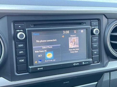 Used 2019 Toyota Tacoma SR5 AWD/4WD image 32
