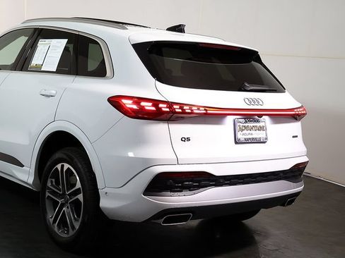 Used 2025 Audi Q5 Premium w/ Convenience Package AWD/4WD image 11
