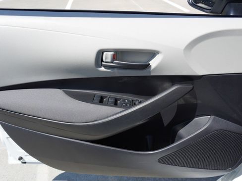 Used 2022 Toyota Corolla LE FWD image 20