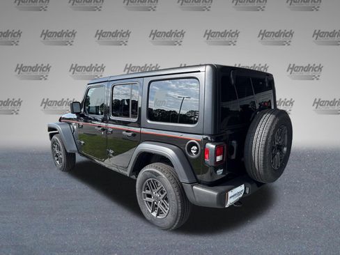 Used 2025 Jeep Wrangler Unlimited Sport AWD/4WD image 7