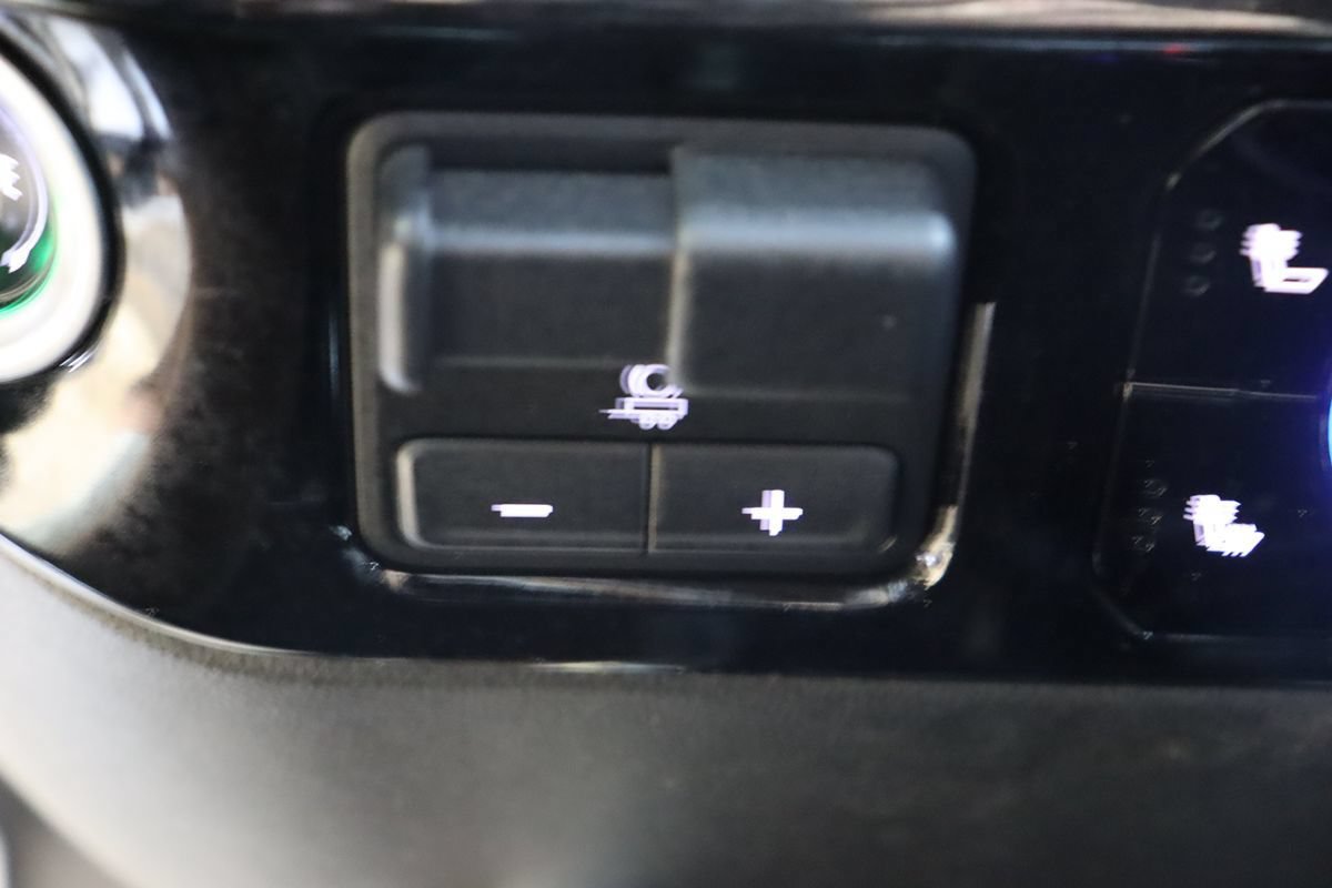 Used 2024 Chevrolet Silverado 1500 RST AWD/4WD image 59