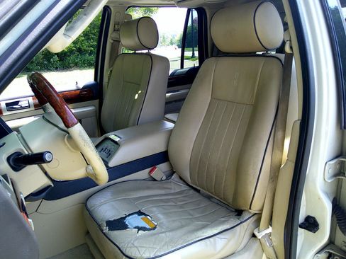 Used 2006 Lincoln Navigator Ultimate image 35