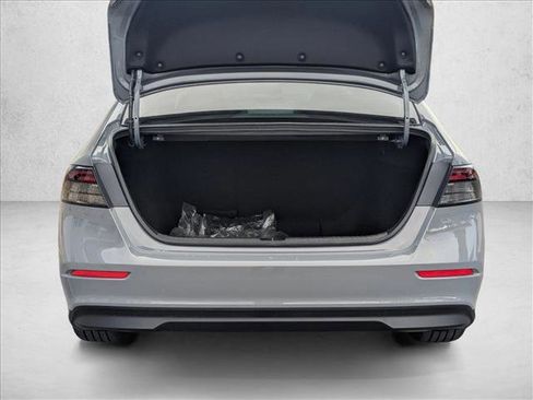 Certified 2025 Honda Accord SE image 6