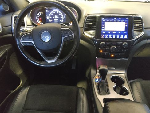 Used 2019 Jeep Grand Cherokee Laredo w/ Laredo X Package image 22