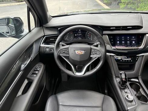 Used 2024 Cadillac XT6 Sport w/ Technology Package AWD/4WD image 21