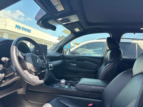Certified 2025 Honda Pilot TrailSport image 9