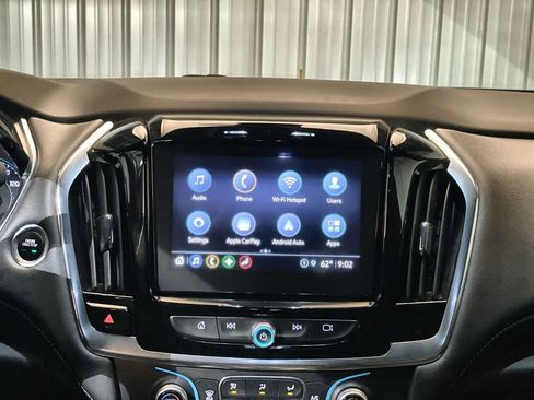 Used 2023 Chevrolet Traverse LT image 13