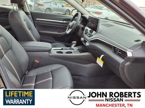 New 2026 Nissan Altima 2.5 SR w/ SR Midnight Edition Package image 19