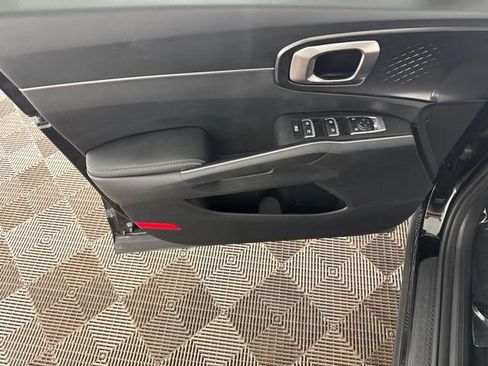 Certified 2024 Kia Sorento S w/ Panoramic Sunroof Package FWD image 20