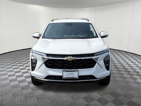 Used 2026 Chevrolet Trax LT w/ Driver Confidence Package FWD image 2