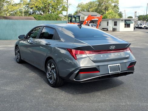 Used 2026 Hyundai Elantra Limited w/ Cargo Package FWD image 3