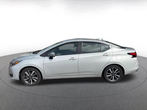 Used 2025 Nissan Versa SV FWD image 8
