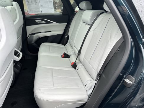 Used 2024 Cadillac Lyriq Sport image 21