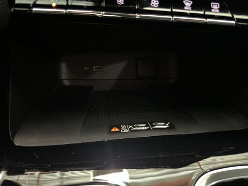 New 2026 Chevrolet Traverse LT w/ Sun and Wheel Package image 23