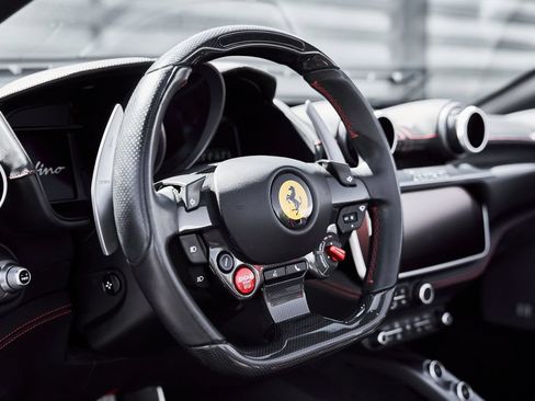 Used 2020 Ferrari Portofino RWD image 41