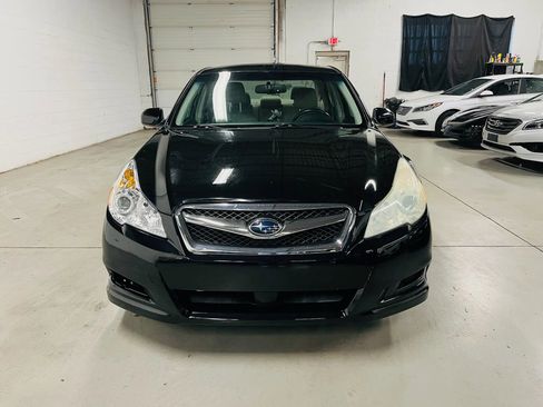 Used 2010 Subaru Legacy 2.5i Premium AWD/4WD image 3