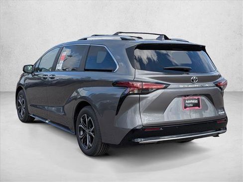 New 2026 Toyota Sienna Platinum image 8
