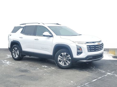 Used 2025 Chevrolet Equinox LT w/ Convenience Package II image 1