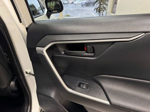 Used 2019 Toyota RAV4 LE w/ All Weather Liner Package AWD/4WD image 46