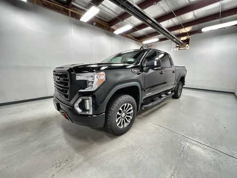 Certified 2022 GMC Sierra 1500 AT4 w/ AT4 Preferred Package AWD/4WD image 4