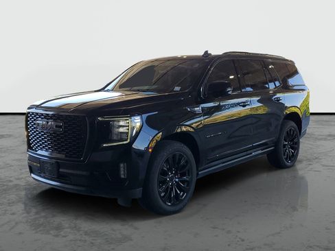 Used 2021 GMC Yukon Denali w/ Denali Premium Package AWD/4WD image 4