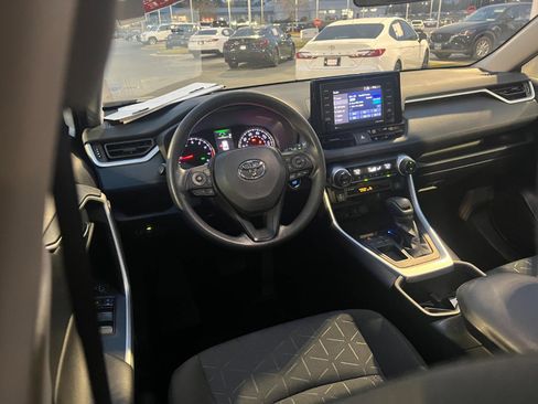 Certified 2022 Toyota RAV4 XLE FWD image 20