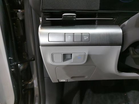Certified 2025 Hyundai Kona SEL FWD image 27