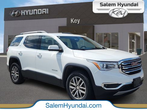 Used 2019 GMC Acadia SLE image 1