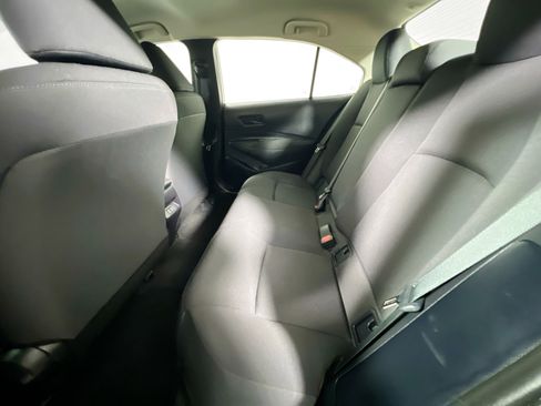 Used 2025 Toyota Corolla LE image 28