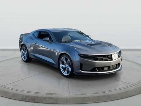 Used 2021 Chevrolet Camaro LT image 1