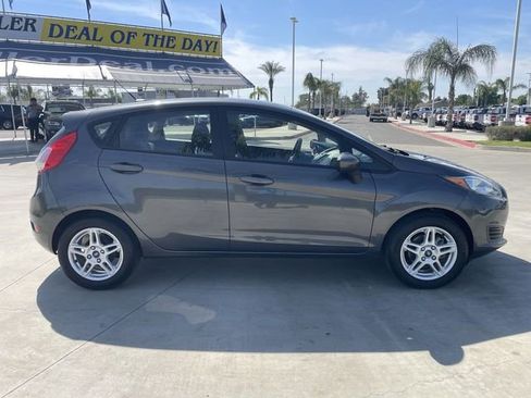 Used 2019 Ford Fiesta SE image 9