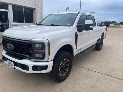 Used 2023 Ford F350 Lariat w/ Lariat Ultimate Package AWD/4WD image 2