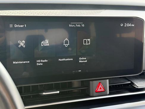 Used 2025 Kia Carnival image 25