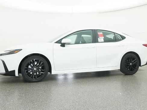 New 2026 Toyota Camry SE image 8