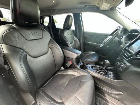 Certified 2019 Jeep Cherokee Limited FWD image 35