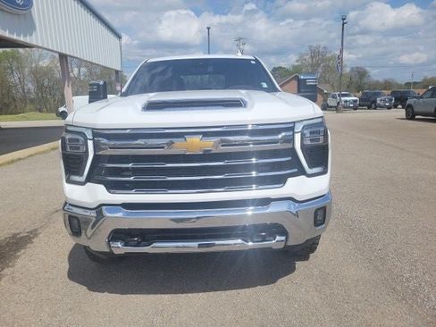 Used 2024 Chevrolet Silverado 2500 LTZ w/ LTZ Convenience Package AWD/4WD image 8