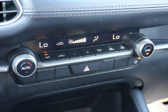 Used 2025 MAZDA MAZDA3 s Sport FWD image 32