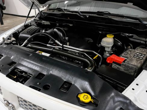 Used 2017 RAM 1500 Express RWD image 35