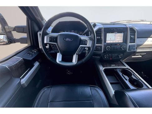 Used 2018 Ford F250 Lariat w/ FX4 Off-Road Package image 7