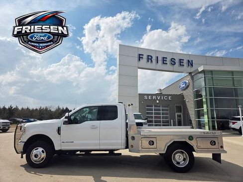 Used 2020 Ford F350 Lariat w/ Lariat Value Package image 4