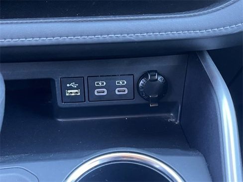 Used 2023 Toyota Highlander LE image 21