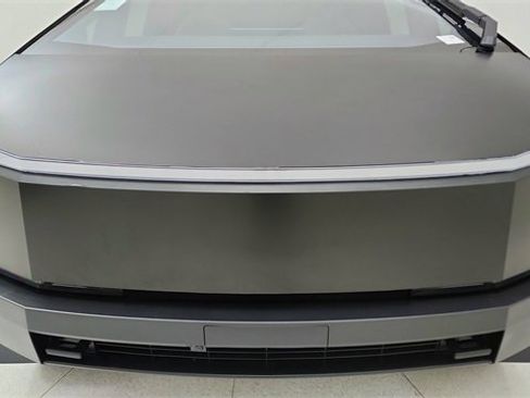 Used 2024 Tesla Cybertruck AWD Crew Cab image 8