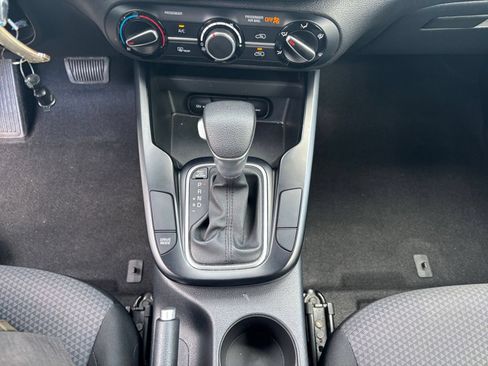 Used 2025 Kia Soul LX w/ LX Technology Package FWD image 38
