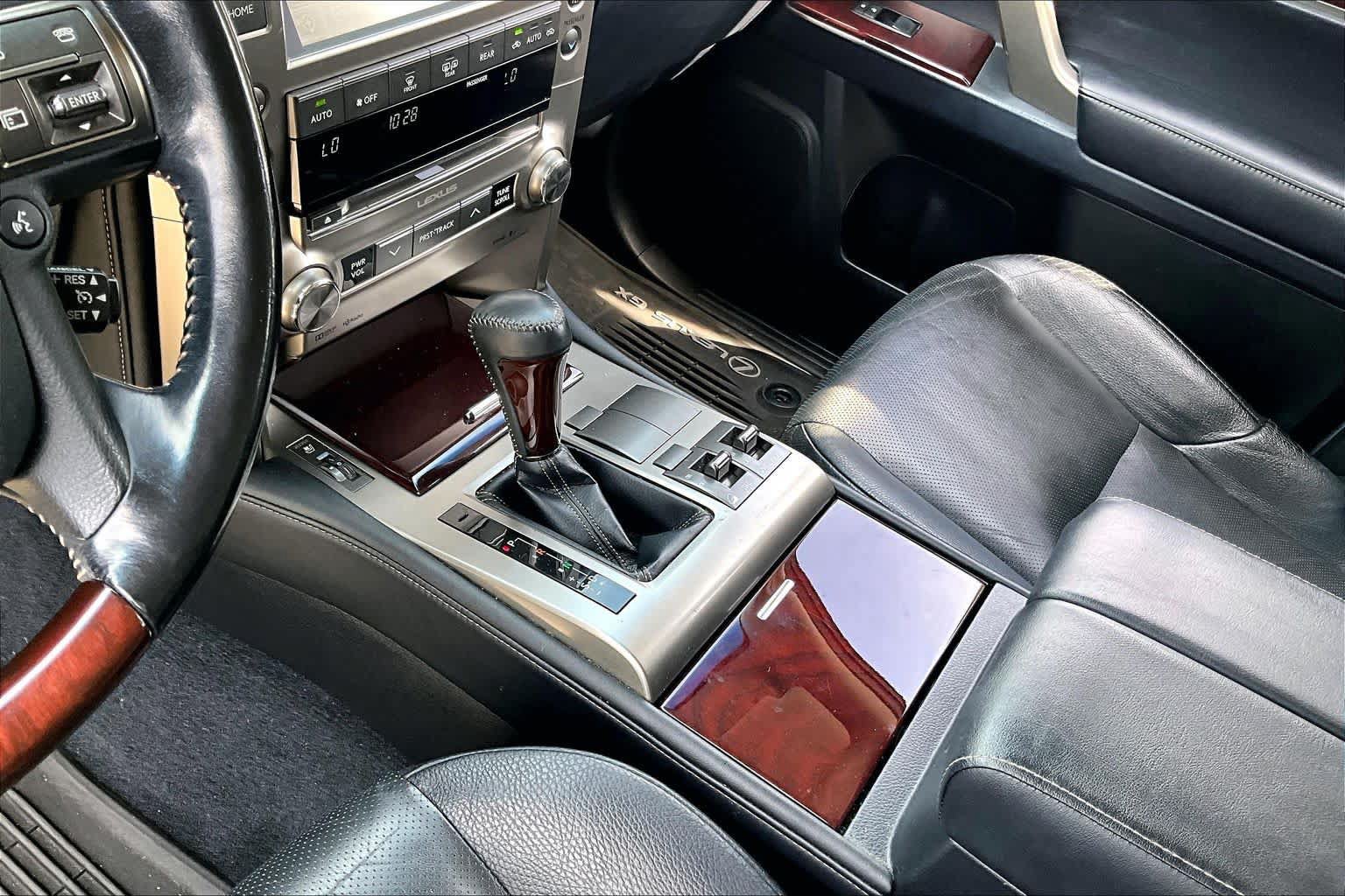 Used 2018 Lexus GX 460 Premium w/ Premium Package AWD/4WD image 15