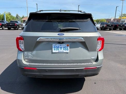 Used 2020 Ford Explorer XLT w/ Comfort Package AWD/4WD image 4
