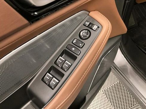 Used 2025 Acura MDX w/ Technology Package image 41